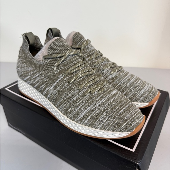 Urban Sport By J Slides Women’s Khaki 2 Tone Knit Slip On Size 9.5 - Picture 2 of 7